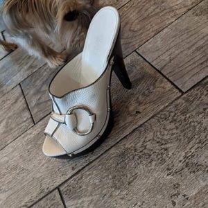 Gucci Open tow Low Heel
